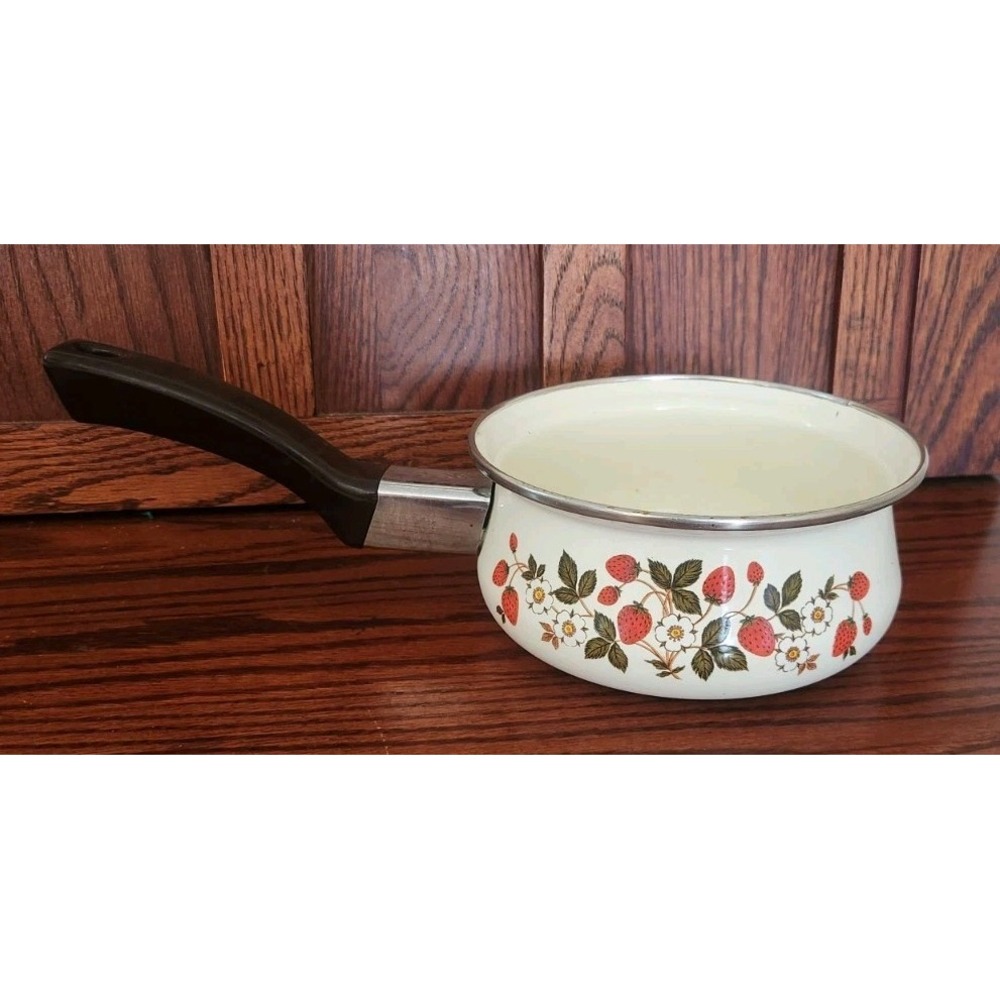 Vintage 1982‎ Sheffield STRAWBERRIES 'N CREAM 1 quart open SAUCEPAN no lid